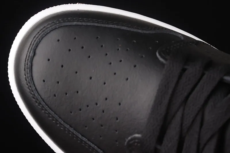 All categories Air Jordan Jordan series basketball shoes Air Jordan 1 Mid Air Jordan 1 Mid AJ1 Joe 1 black and white mid-top basketball shoes 555112-061